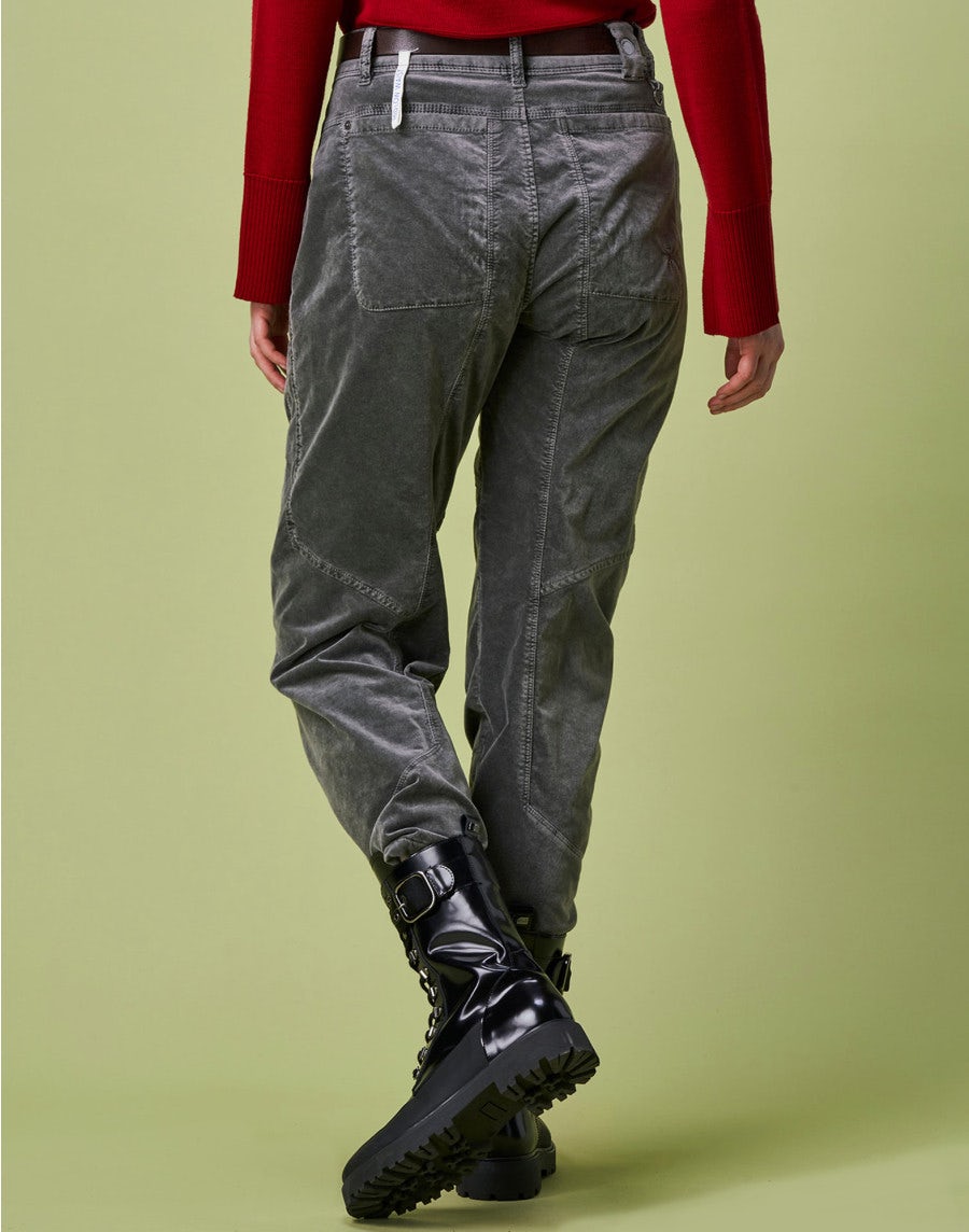 VENTURE: Cargo style pants in grey velour