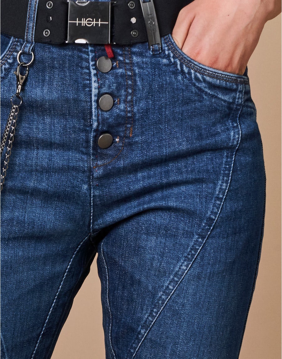 Newest Fashion Jeans Button for Jeans, Jacket, Denim and Coat - China  Button and Metal Button price